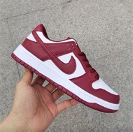 Nike dunk low sb 酒紅色 男女通用 全新