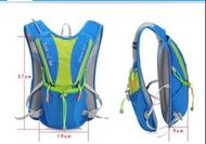 Trail Running/ Hiking Bag 2L  越野跑/行山背包 2公升 內可放最大三升水袋 雙肩帶各設有防水拉鍊袋和彈性外袋, 可放水樽、食物、手機、銀包等物品