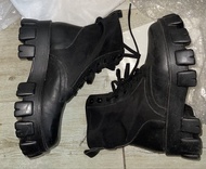 Combat boots