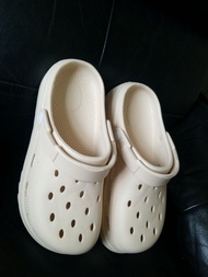 Crocs like Shoes 40~41 size 米白休閒拖鞋