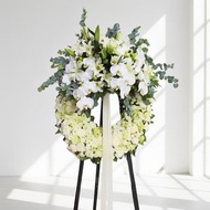 格蘭花店 - 白事花圈 (桔梗、大理花、小菊、菊花、蝴蝶蘭、繡球花、百合、綠掌及其他襯花) [FW031] 喪禮 殯儀 告別式 追思會