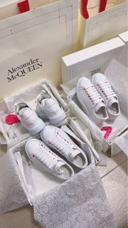 Alexander McQueen 彩虹小白鞋