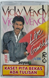 Kaset pita bekas Vicky vendy live bersama Gombloh