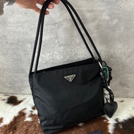 中古包 PRADA 普拉達 黑銀尼龍托特包