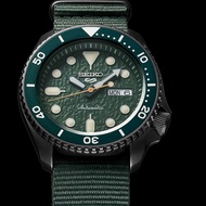 Jam Tangan Seiko 5 Kasual Sporty Elegan - Strap Kanvas Hijau Dial Bulat Kaca Mineral