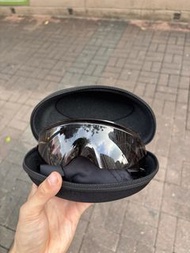 Oakley 太陽眼鏡