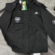 外國預訂 2色選 new balance 户外機能連帽外套 可換袖章
