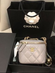 Chanel 金球灰色小盒子