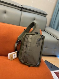 💜紫鑽認證💜全新 🏆 THE NORTH FACE 11.5L Base Camp Voyager 手提單肩斜挎戶外包 男女同款情侶款