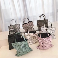 Hot Sale Fashionable High-Quality 2023 New Style Female Bag Summer Issey Miyake Classic 6-Grid Simple Commuter Rhombus Shoulder Handbag T1D8