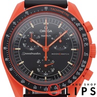 นาฬิกาข้อมือผู้ชาย Swatch Omega x Swatch Bioceramic Moonswatch Mission to Earth Lava SO33O100 สีดำ ส