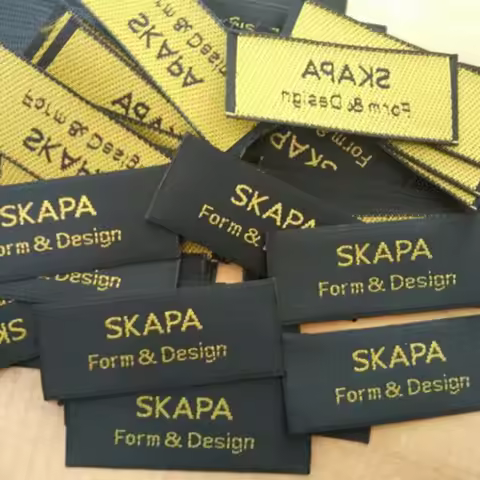 1000pcs Custom black satin Cloth Labels straight cut 5 * 2 cm golden yellow woven label for clothing