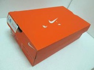 {N2515}Nike長方型鞋盒8.5(側標有寫字，表面有破皮，側邊有裂痕，便宜賣)/包裝盒/球鞋紙盒(只有盒子，沒有物