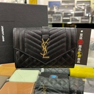 東區正精品㊣ YSL Saint Laurent 651026 全新黑色荔枝紋牛皮菱格紋V紋金字 LOGO釦子翻蓋卡片夾零錢包 RZ5613