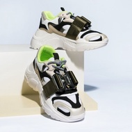 | HOA | 金屬插扣拼接老爹鞋 | 綠色 | 5216 |