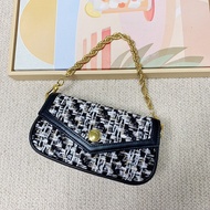 CHARLES KEITH printed chain handle bag 80781789 woman chocolate chain hand messenger bag 〖QYUE〗