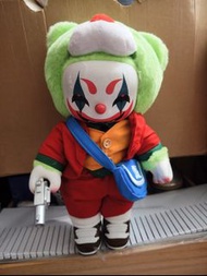 YOOT TOY叛逆小丑內骨節人偶，手槍柄有點脫色