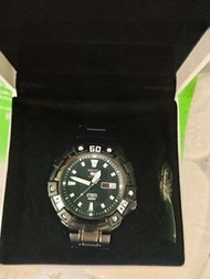 Seiko 5仔 SRP477K1黑鋼自動手表