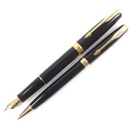 品相極佳：派克 SONET 鋼筆，18K 金 F 尖，兩支裝，黑色和金色，帶盒子，法國製造。