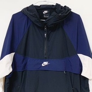 NIKE RE-ISSUE JACKET 衝鋒衣 口袋 半開襟 拉鍊 口袋 刺繡LOGO 防風 防潑水 連帽 帽T 可收納 打包 男版 深藍 湛藍 黑藍配色 L號 BV5386-010 CLT-M TP0_236 #23畢業出清 TP0_23