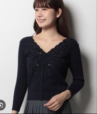 日本品牌四干金Jusglitty 黑色刺繡花圖案針織外套