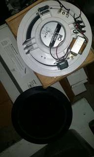 2 ceiling speakers, built in amplifier, trade in Tuen.Mun, 兩個天花喇叭，有內置Amp, 屯門交收