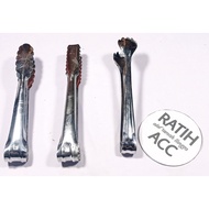 Tongs tongs tongs tongs tongs tongs tongs fried food cakes