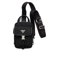 Prada 男士 Re-Nylon 和 Saffiano 手機包均碼碼11.5cm*4.5cm*17cm