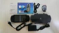 PSP2000薄型主機+羅技保護殼+耳麥配件+遊戲片(Ratchet & Clank: Size Matters)
