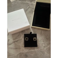 V alhambr4 black earrings