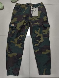 Carhartt 厚棉迷彩褲