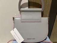 全新有牌 粉灰色CHARLES & KEITH手袋 Charles & Keith手機包手機袋 Charles & Keith迷你手提包 Charles & Keith Bags馬鞍包 粉色Charl