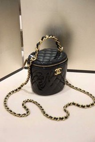 Chanel 黑色圓筒鏈條包