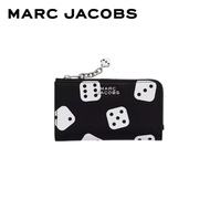 MARC JACOBS DERRICK ADAMS X MARC JACOBS EVERDAY LOGO SLIM WALLET 2F5SMP031S01 FA25 กระเป๋าใส่บัตร