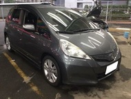 【嚴選認證車】2013 Honda FIT，1.5cc 跑14萬3，熱門省油代步小車，上下班接小孩都方便！！