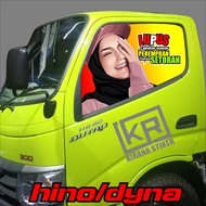 STIKER ONE WAY KACA TRUK HINO / DYNA STIKER ONE WAY KACA TRUK KODE KIRANA 04