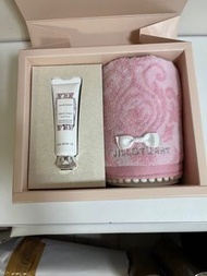 日本 Jill Stuart  護手霜 毛巾 套裝 Hand Cream & Towel Set