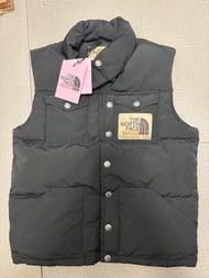 The North Face x Gucci 羽絨背心