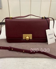 BOTTEGA VENETA 小牛皮 Classic BV Classic 包 質感酒紅色 二手精品