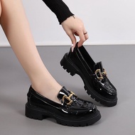 รองเท้าผู้หญิงหนังแท้2023ฤดูใบไม้ร่วงรองเท้าหนังขนาดเล็กรองเท้าสวมเข้ากันรองเท้า Doudou รองเท้าส้นแบนสีดำสไตล์อังกฤษ