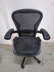 Herman Miller Aeron 辦公椅(size B)