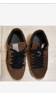 男款品牌深咖色puma麂皮鞋原價近3000，時尚舒適透氣防滑，25cm7~8成新見圖唯此一雙唷