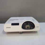 Proyektor Infocus EPSON EB-530 3200 ANSI LUMENS HDMI Second Murah
