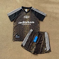 Adidas Originals 豹紋套裝 (上衣+短褲)