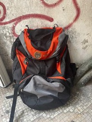 Mountain Wolf Sagittarius 50L Orange and black Backpack. Pre-owned.  Mountain Wolf Sagittarius 50L 橙色和黑色背包。二手。