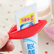 Korean multi-purpose squeezer toothpaste 多用嘴唇挤牙膏 lip