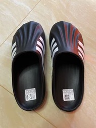 adidas拖鞋