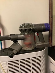 Dyson V6