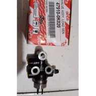 Hilux Vigo 4x4 brake fluid divider/4x2 PN 47910-0K020