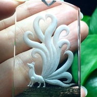 天然綠幽靈內雕九尾狐吊墜晶體干淨透亮顏色翠綠雕工精湛